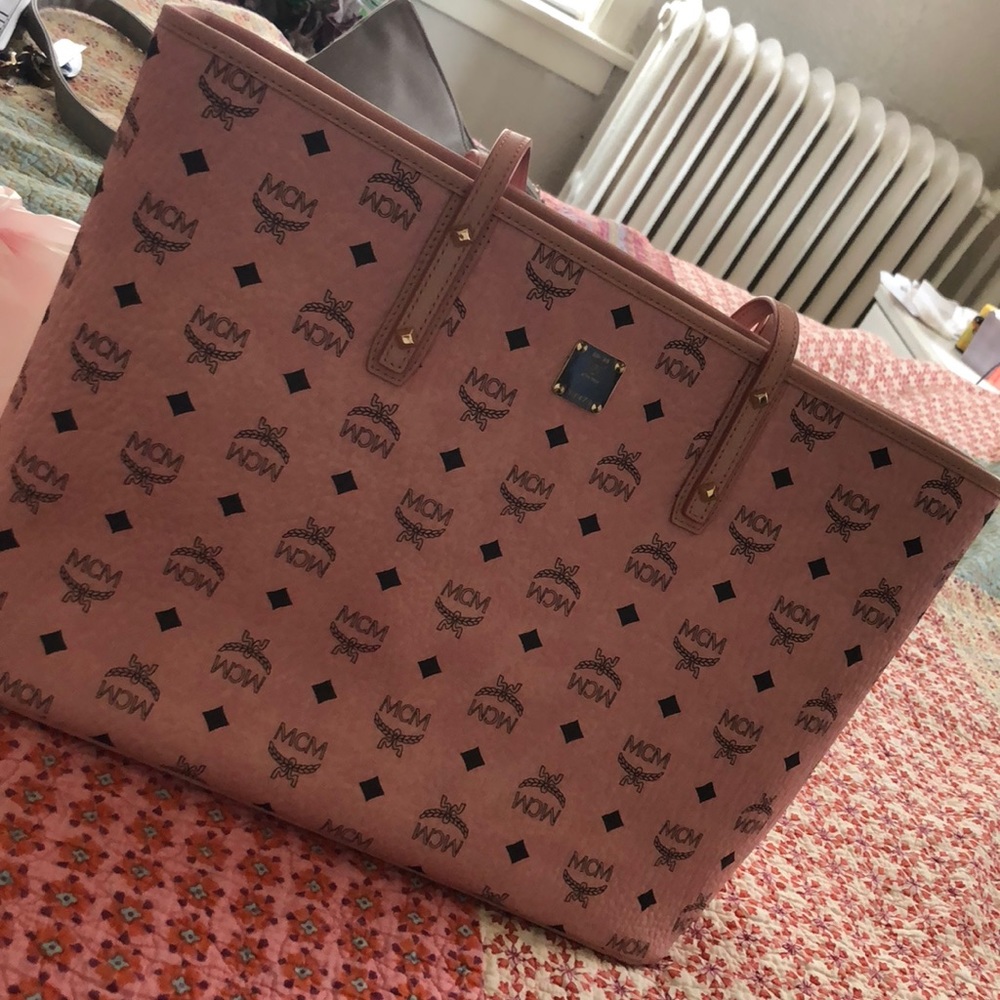 MCM Medium Anya Tote